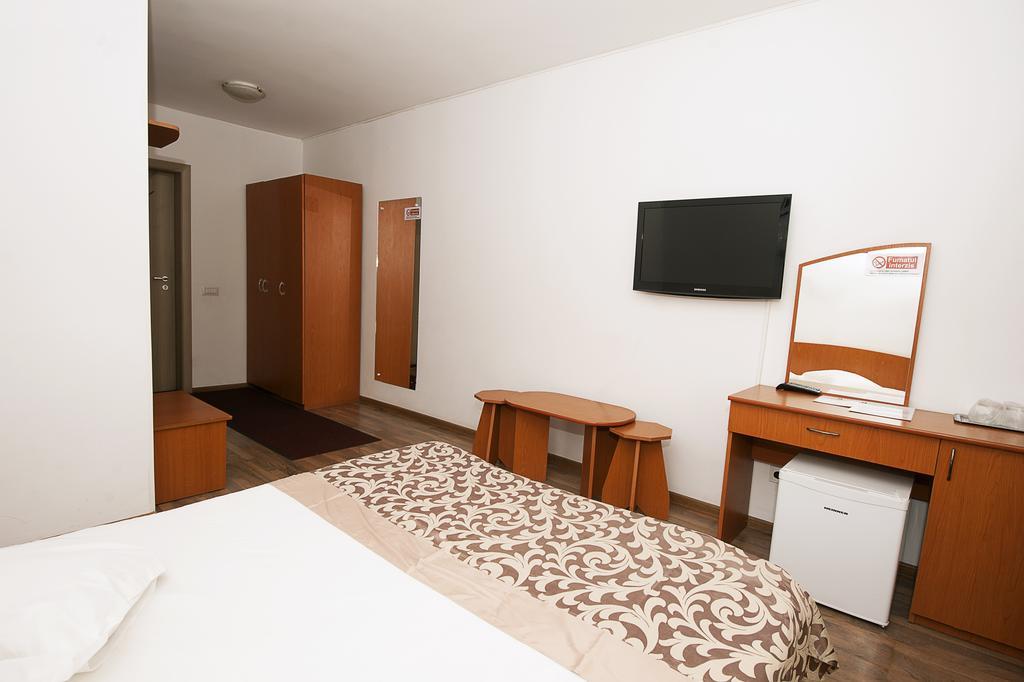 Hotel Ceramica Iasi Ngoại thất bức ảnh